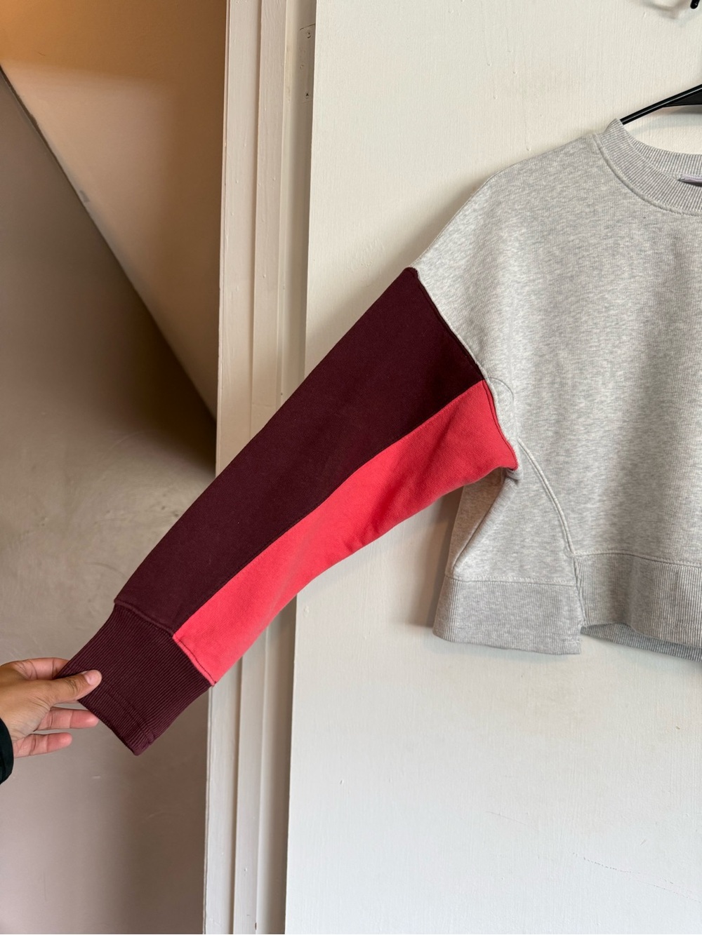 Out from under gray boxy cropped embroidered cut out star detail sweatshirt - Picture 2 of 6